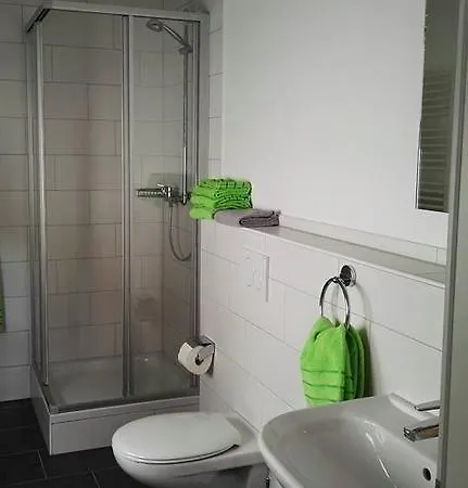 Eazy Hostel *